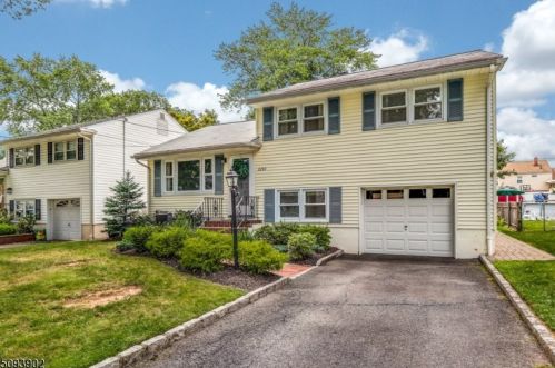 2292 Winfield St, Rahway, NJ 07065-3621