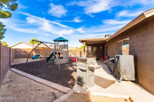 8828 Peck Dr, Glendale AZ  85301-4918 exterior