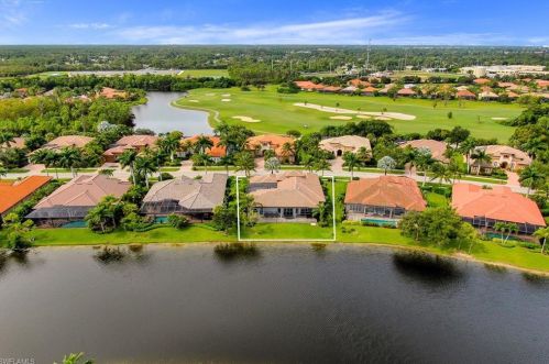 9045 Shenendoah Cir, Naples FL 34113-1663 exterior