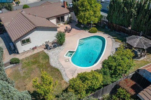 1 Carousel Ct, San Ramon CA  94583-1707 exterior