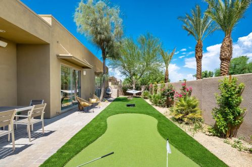 57710 Barristo Cir, La Quinta CA  92253-8255 exterior