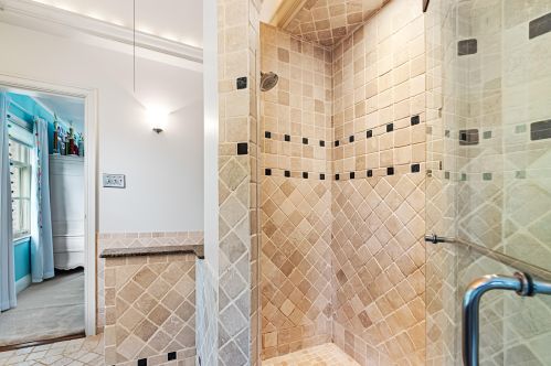 4749 Cramer St, Milwaukee WI 53211-1228 exterior