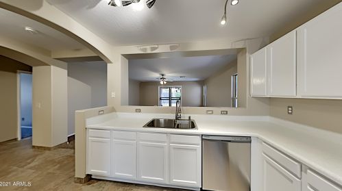 6015 Encinas Ln, Phoenix AZ  85043-6553 exterior