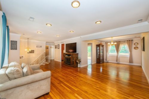 169 Flintlock Rd, Greystone Park, NJ 07950-1515