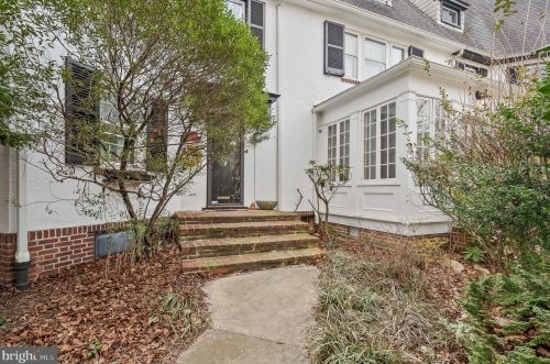 704 Nottingham Rd, Wilmington, DE 19805-2811