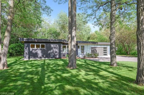 4448 Hodgson Rd, Saint Paul, MN 55126-1922