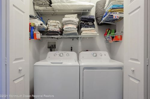 458 Center Ave, Middletown NJ  07748-5369 exterior