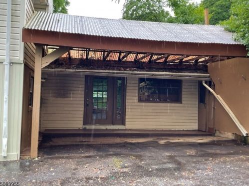 10 Bush St, Oxford NJ  07863-3001 exterior