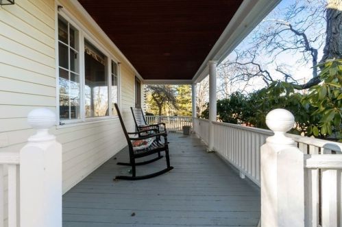 22 Main St, Dover MA  02030-2026 exterior