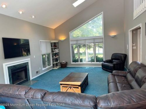 805 Holly Berry Ln, Bricktown NJ  08724-5127 exterior