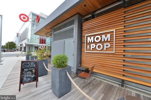 2998 Yarling Ct, Falls Church VA  22042-4476 exterior