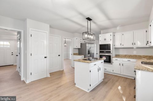 700 Winterberry Dr, Fredericksburg VA  22405-2056 exterior