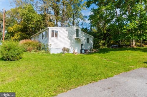 3306 Cannon Hill Rd, Hedgesville, WV 25427-5605