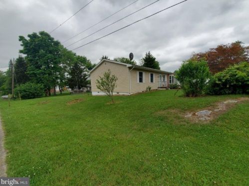 104 Iris Way, Charles Town WV  25414-9437 exterior