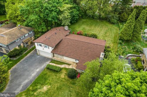 8318 Fairview Rd, Melrose Park PA  19027-2121 exterior