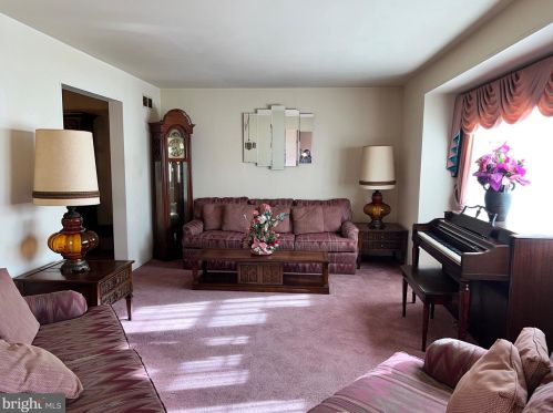 109 Jade Dr, Wilmington, DE 19810-2258