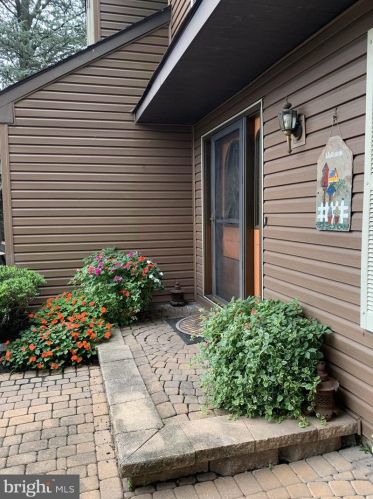 1331 Westminster Dr, Downingtown, PA 19335-3652
