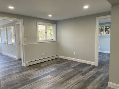 511 Bay 5th St, West Islip NY  11795-4709 exterior