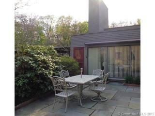 63 Charlton Hill Rd, New Haven, CT 06518-2550