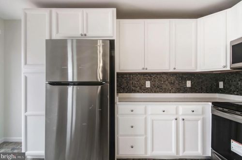13404 Nickleson Dr, Woodbridge VA  22193-4131 exterior