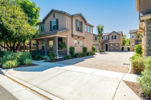 7993 Southpoint St, Chino CA  91708-7682 exterior