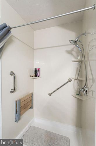 434 Deerfield Dr, Hanover PA  17331-5203 exterior