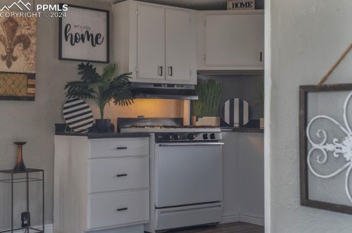 890 Cellini Plz, Pueblo CO 81007-5078 exterior