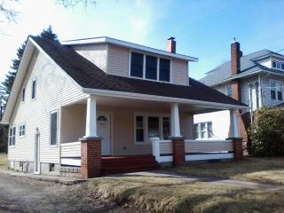 3625 Bridge St, Stroudsburg, PA 18360-1174
