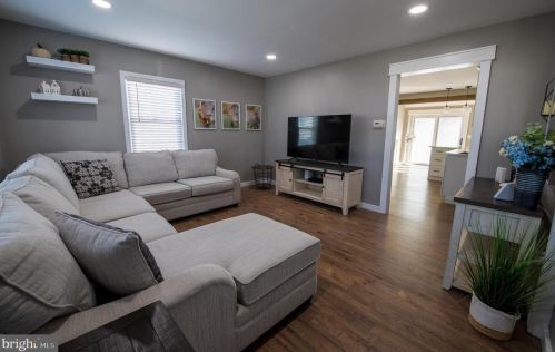 26 Rotunda Dr, Trenton, NJ 08610-1928