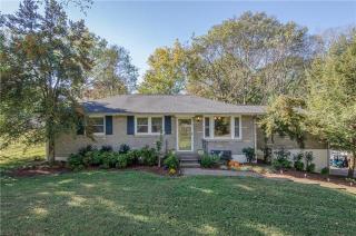 591 Valleywood Dr, Nashville, TN 37211-5318