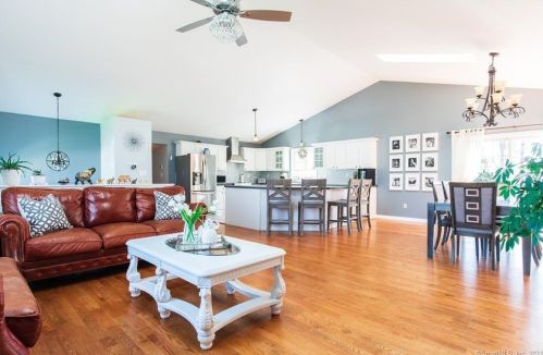 62 William St, Milford CT  06461-3041 exterior