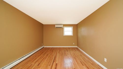 2092 Skipper Ct, North Bellmore NY  11710-3011 exterior