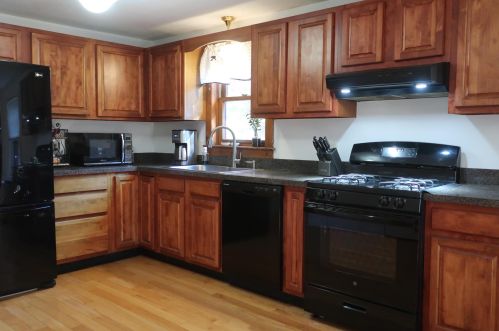 73 Sandwich Rd, Mashpee MA 02649-2222 exterior