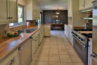509 La Marina, Santa Barbara CA  93109-1789 exterior