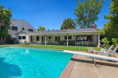 4262 Lemp Ave, North Hollywood CA  91604-2811 exterior