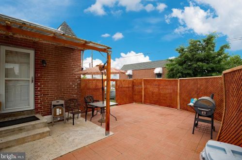 723 Shaw Ave, Lansdale PA  19446-2333 exterior