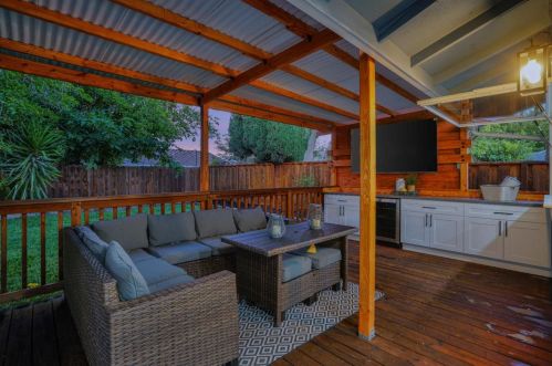 1317 Hibiscus Way, Livermore CA  94551-1315 exterior