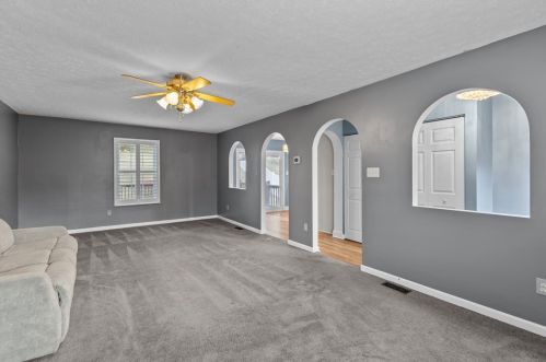 250 Hooks Ln, Canonsburg, PA 15317-1800