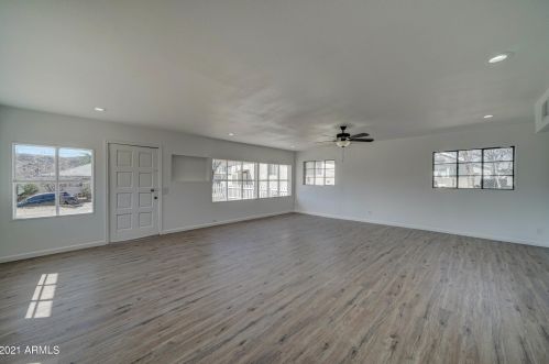 667 East St, Globe, AZ 85501-2216