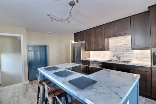 1240 Marian Ln, Green Bay WI  54304-2338 exterior