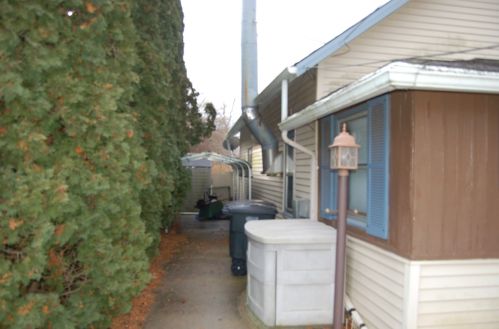 27341 Long Lake Rd, Waterford, WI 53185-1923