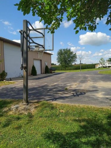 8283 Wellbaum Rd, Brookville OH  45309-9236 exterior