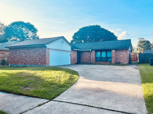 8223 Lone Bridge Ln, Humble, TX 77338-1712