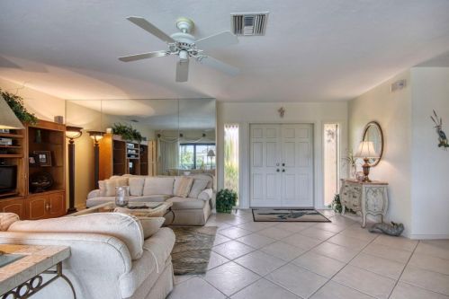 1131 Edington Pl, Marco Island, FL 34145-2000