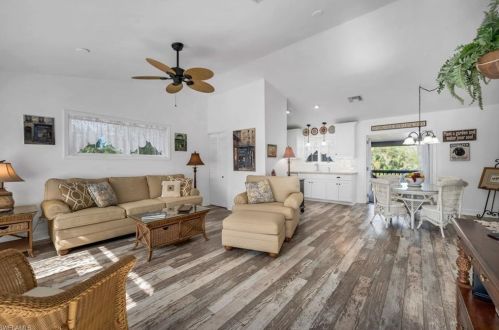 2353 Lake Ave, Naples, FL 34112-6410