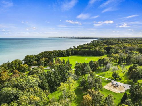 12425 Emily Ln, Thiensville WI  53092-2609 exterior