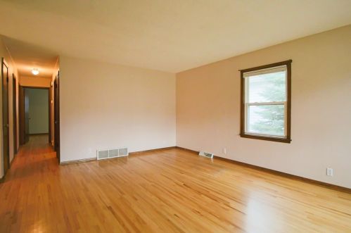 1005 14th St, Willmar MN  56201-2928 exterior