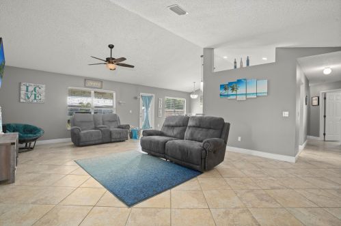 785 Orchid St, Fort Pierce, FL 34983-8312