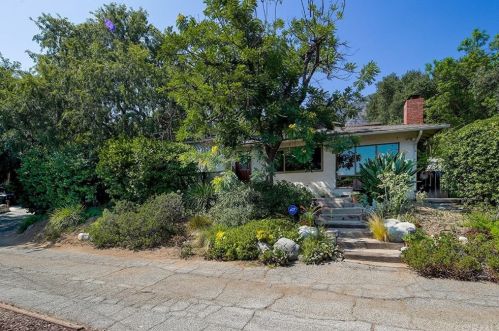 453 Auburn Ave, Sierra Madre, CA 91024-1156