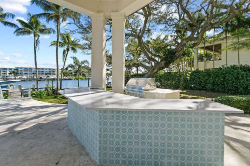 2270 Wilsee Rd, West Palm Beach FL  33410-2016 exterior